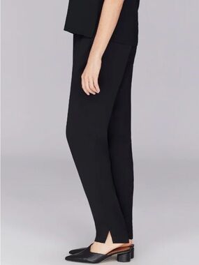 NWT Emmelle Lustrous Crepe Black Straight Leg Pants